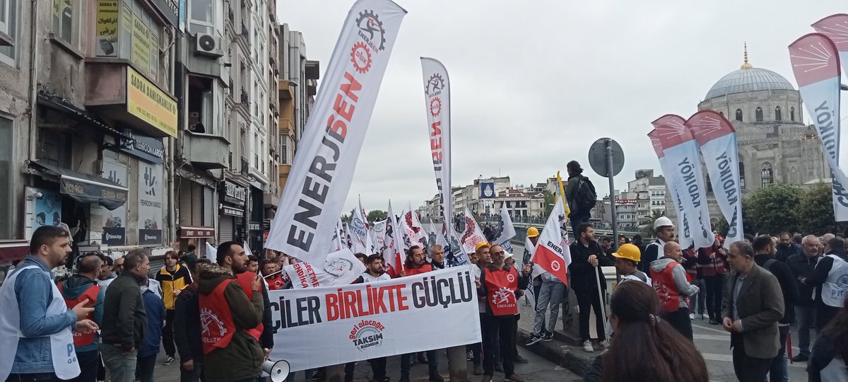 🛑İnsanca Yaşamak Güvenceli Çalışmak İstiyoruz!

"İSPER değil
İSKİ İŞÇİSİ'yiz
İSPER değil
İGDAŞ İŞÇİSİ'yiz"

Yaşasın 1 Mayıs!
#1MAYIS