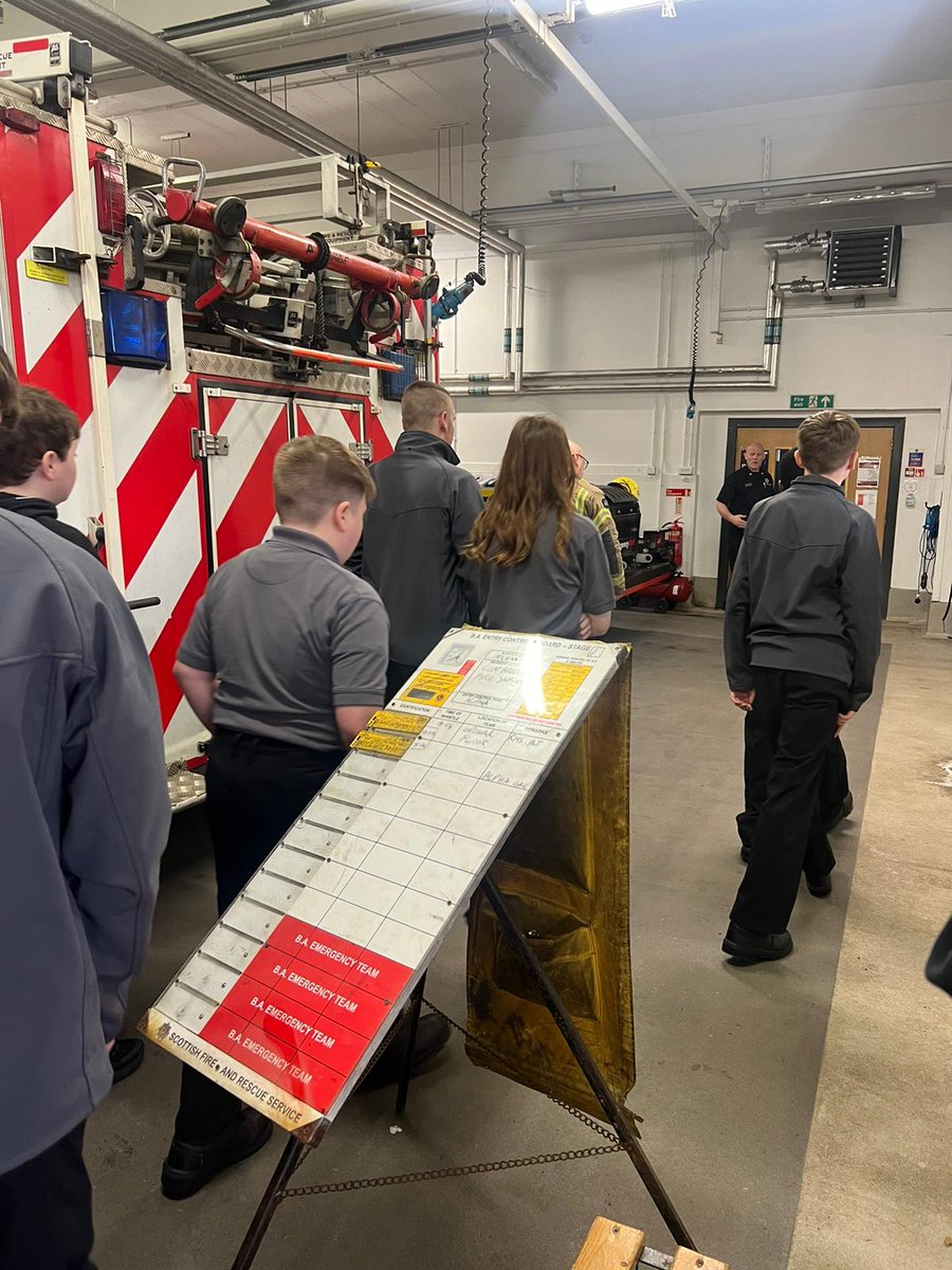 A good night at YVS Lanarkshire last night, great input from Coatbridge Amber watch, working hard in the drill ground (at least it was dry!) and celebrating another 50 hours Saltire awards. Well done all!