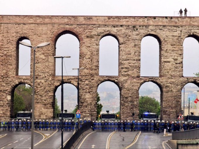 ismailsaymaz's tweet image. Bu kadar polis ve askeri Suriye ve İran sınırına koysaydınız, değil kaçak göçmen, kaçak kuş bile içeri giremezdi.