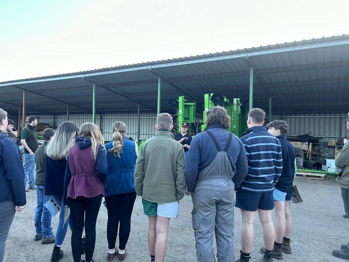 JonesVeg1's tweet image. We had a pleasure hosting Corringham Young Farmers Club last night. Thank you for coming, hope you had a good time

#yfc #jonesengineering