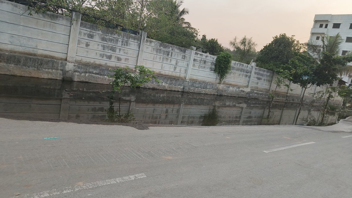 iamsubbarao's tweet photo. @PMOIndia @BBMPCOMM @CMofKarnataka @siddaramaiah @MALimbavali @DKShivakumar @KPCCPresident Junnasandra Green ville layout residents suffering Rajakaluve blocked by RBD.many complaints raised,Still no action from BBMP. https://t.co/LI7ZQ86MQH