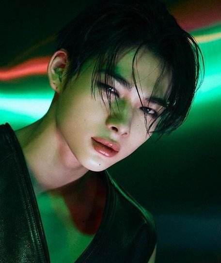 NI_KISTUDIO's tweet image. he's so gorgeous omfg #NI_KI #니키