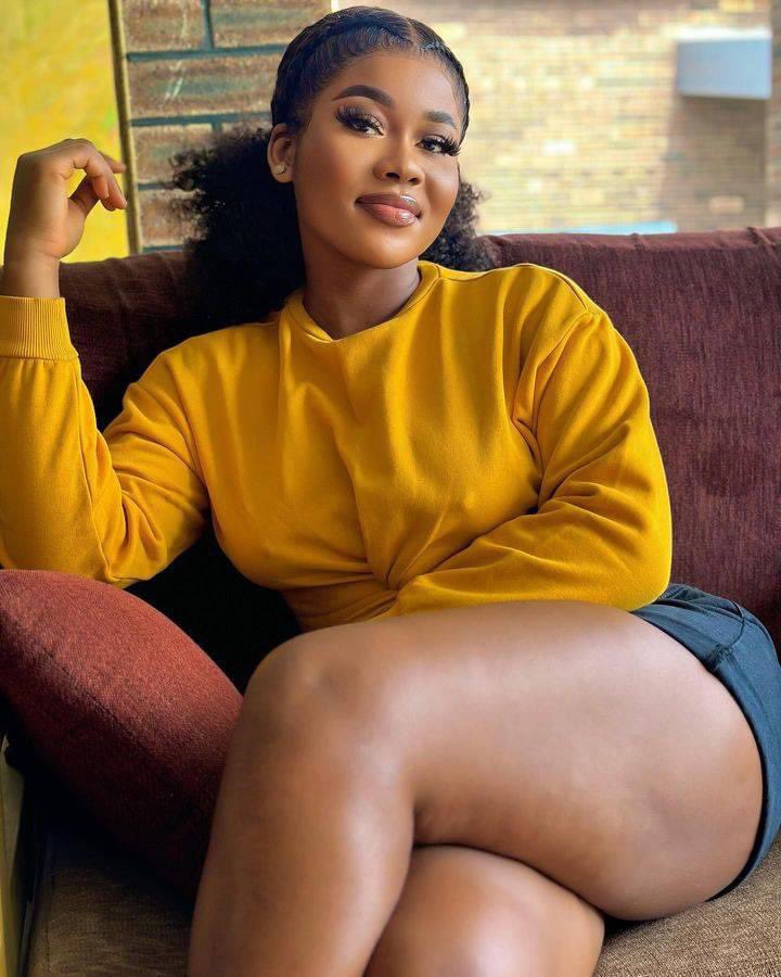 Mbarara_Dude's tweet photo. On behalf of all men, we don't like brown thighs 🚮🚮 https://t.co/y75zCr26q8