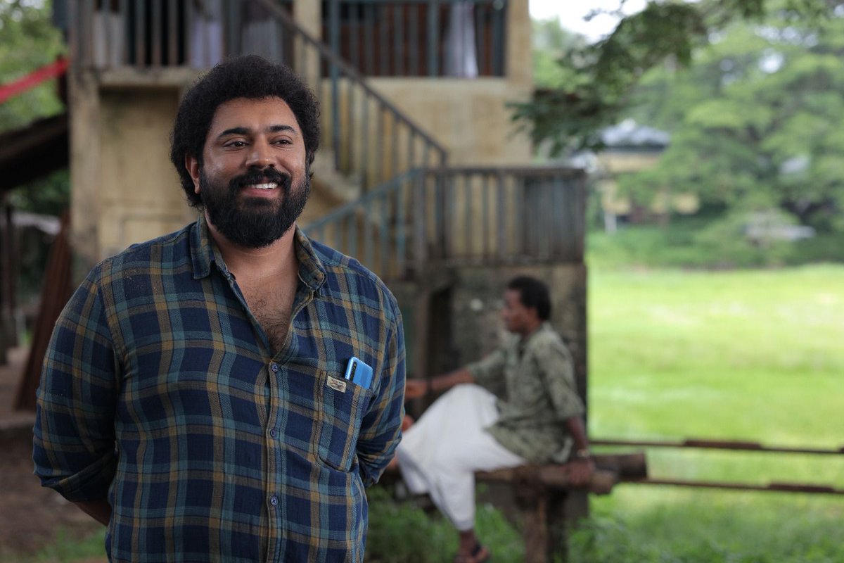 #MalayaleeFromIndia an average 
3/5
A sensitive conduct.
Positve:
 °A powerpacked above average first half
°Nivin's performance
Negative:
 °second half bit disappointed..over added emotionals scene  
°Jakes bejoy done his job good
First half >>>second half