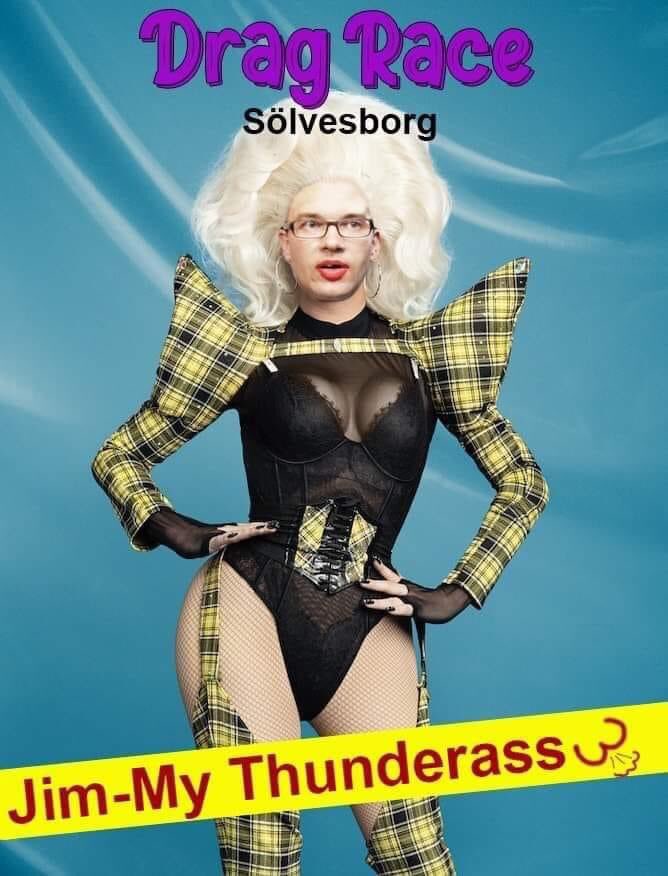 AllanLarsson69's tweet image. Lattjulajban i #sölvesborg med Fröken Åkesson!