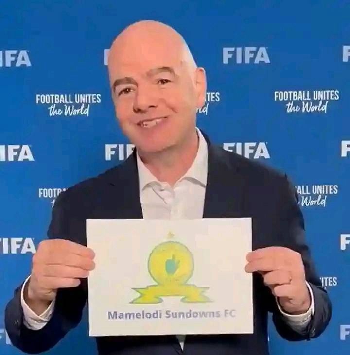 𝐅𝐑𝐎𝐌 𝐑𝐒𝐀 𝐓𝐎 𝐓𝐇𝐄 𝐔𝐒𝐀! 🇿🇦🛫🇺🇸

FIFA President Gianni Infantino congratulated South African giants, Mamelodi Sundowns and can’t wait for participation in the Club World Cup next year. 💛👆🏼

#sundowns
#clubwc 
#africanfootball