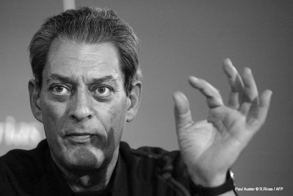 Avec la disparition de Paul Auster, l'une des voix les plus ferventes de la ville qui ne dort jamais s'est éteinte. Le talent de cet immense romancier américain, auteur d'une quarantaine de livres traduits dans le monde entier - dont la Trilogie new-yorkaise et Leviathan - avait