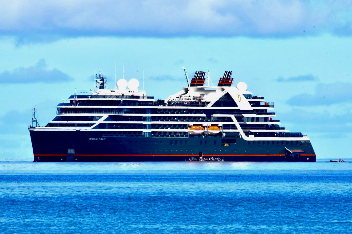 After 16 years, the Seabourne Pursuit’s arrival at Yasawa-i-Rara heralded a new era for the island’s tourism and economic landscape. This has been made possible through a public-private partnership @MDFGlobal @FijiNavy @KenUAfiji — supported by @MTCAFiji @iTaukeiLand 🚢 🇫🇯