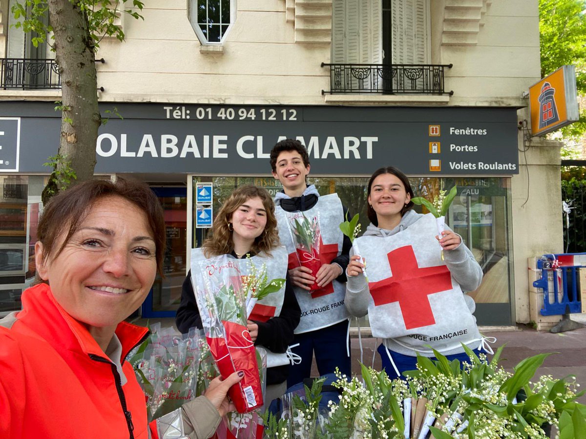 CRFCLAMART's tweet image. Le 1er mai rime avec Muguet. En nous achetant ces quelques fleurs, vous participerez au financement des activités de secourisme et aux actions sociales de la Croix-Rouge de Clamart (matériel pour les ambulances, kits pour les maraudes etc). @villedeclamart @croixrouge92 🌹🥀🌸💐
