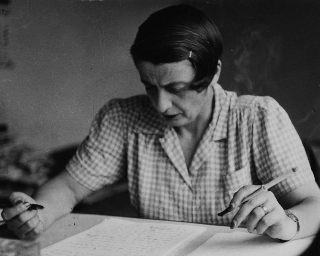 «Cuando te das cuenta de que, para producir, necesitas autorización de quien no produce nada, sabes que tu sociedad está condenada».

(Ayn Rand)