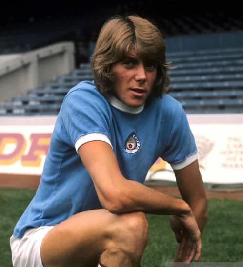 So sorry to hear the sad news of the passing of former City player Ian Mellor. A Manchester lad who grew up a blue and played for the club between 1967-73. Ian was a lovely man who I had the honour of listening to his City memories via a Tales of Blue back in 2022. RIP Ian💙