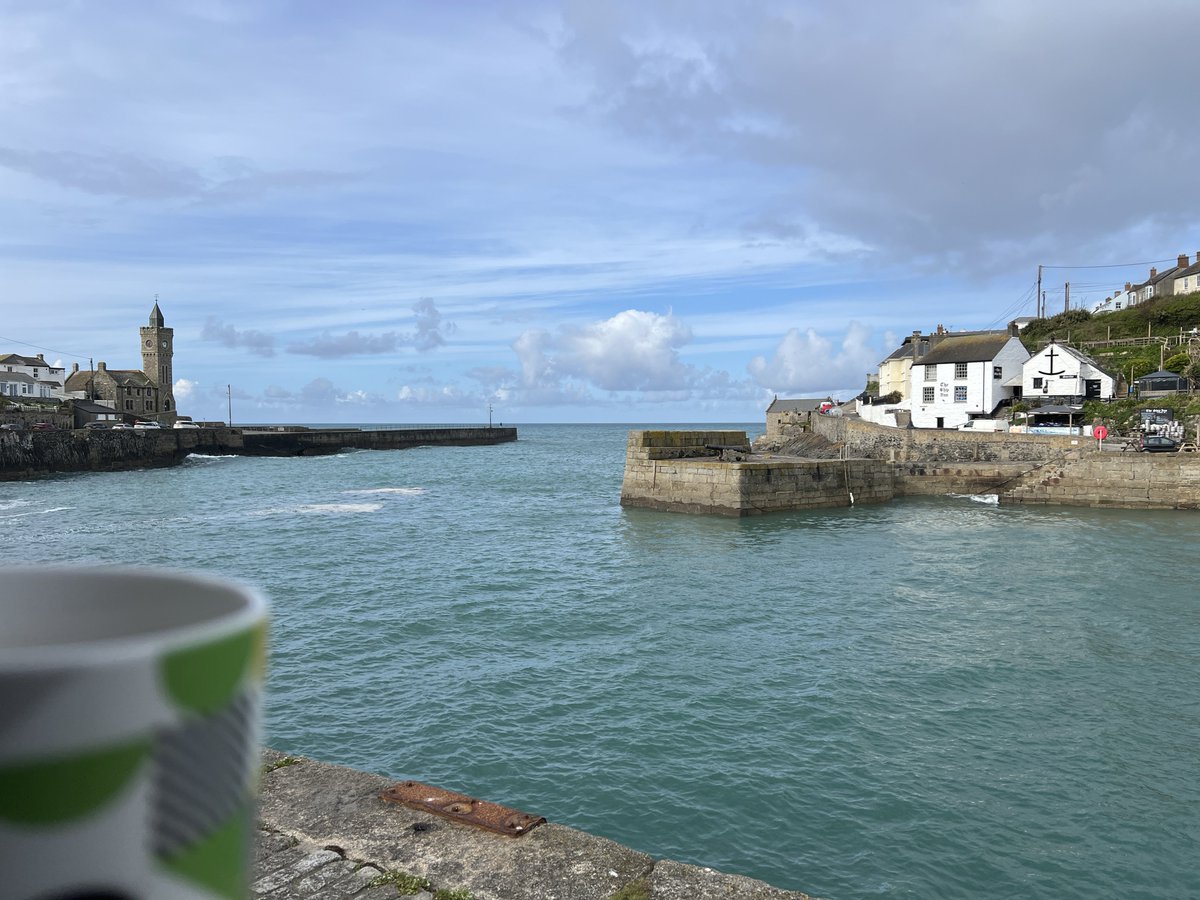 Some will see it as a waste of time but before I start I try and have a coffee looking at the sea, Means day takes longer but worth it. Brought flask and a mug this morning as feels like all coffee in Porthleven is now too expensive and cups too small. Favourite mug but has chip