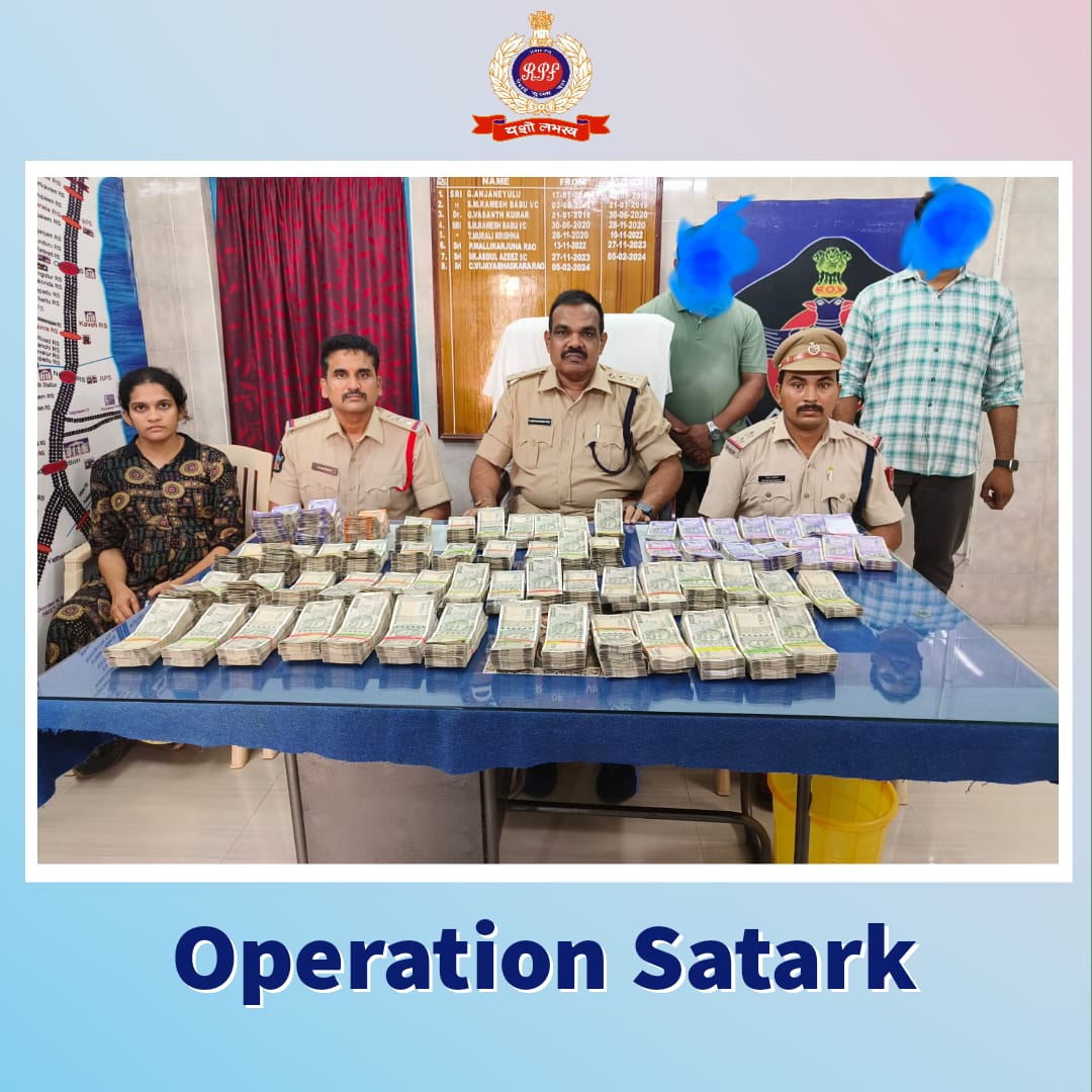 #RPF Nellore intercepted two persons attempting to transport unaccounted cash to the tune of ₹49.47 lakh in Vande Bharat Express. Kudos to the team for upholding the law on #IndianRailway network #OperationSatark #TaxEvasion