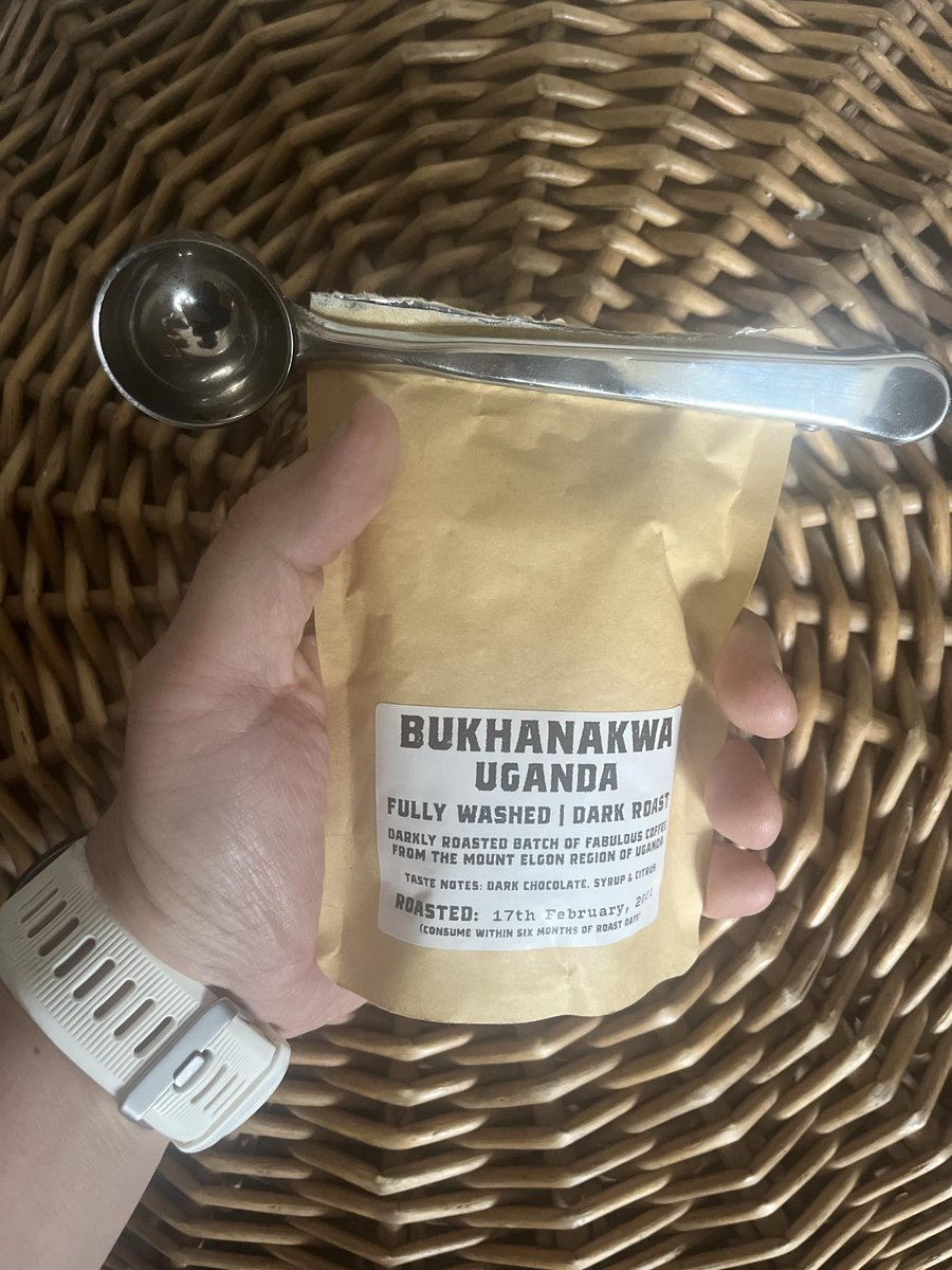 DavidSDownes's tweet photo. Grinding some of the finest #ugandan @manumitcoffee this am. Thanks brother @daihankey #uganda #coffee #manumit #freedom https://t.co/ZX04gWWrbn