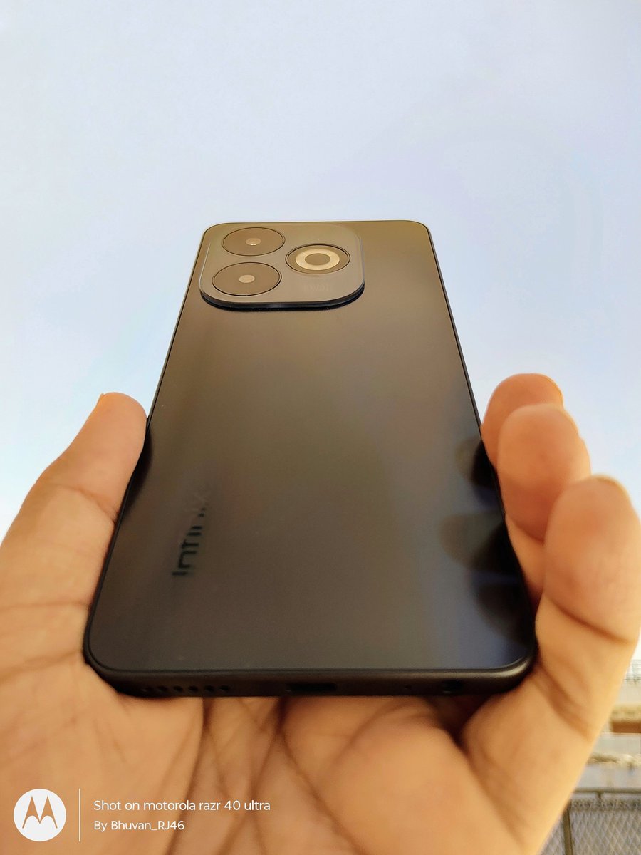 Bhuvan_RJ46's tweet photo. Thanks @InfinixIndia For This Beautiful Gift 🎁 .

Receiving the #InfinixSmart8 has filled my heart with happiness 🤍😍
Can't wait to explore all its features and create wonderful memories with it...

Thank you so much again for this Fantastic Gift😍🎁 .... https://t.co/RaSXs6mfqS