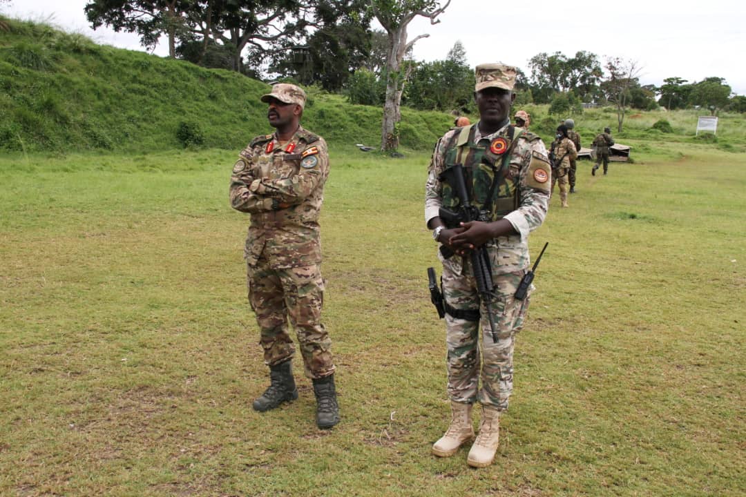 Who can guess this humble, patriotic Commander next to Commander SFC Maj Gen Mugisha BD? 
Asiye Kifani! Viva UPDF ⚔️🇺🇬, viva East Africa