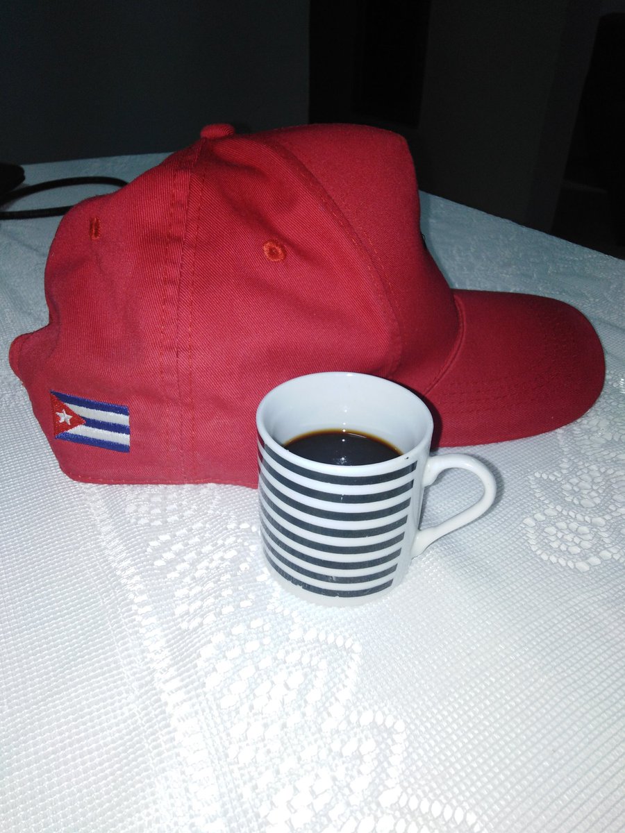 Un buen café y nos fuimos con #DeZurdaTeam para la Tribuna Antimperialista. Hoy celebramos el #DíaInternacionalDeLosTrabajadores #PorCubaJuntosCreamos