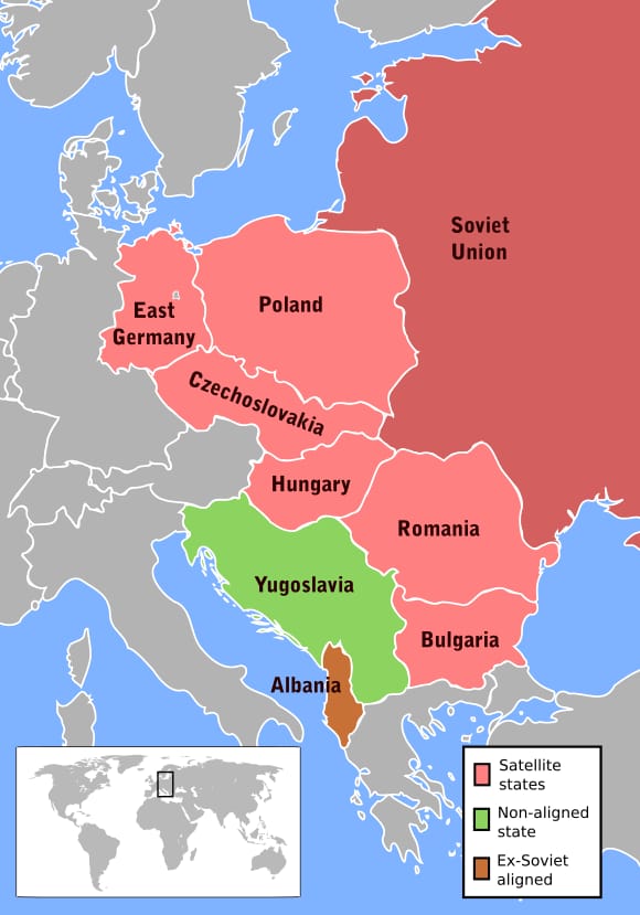 🇪🇺 🇨🇿 K dnešnímu 20. výročí vstupu ČR do Evropské unie bylo a bude po zásluze řečeno a napsáno mnoho. Nejjednodušším poselstvím k jubileu budiž pohled na dvě mapy Evropy s dvěma geopolitickými pozicemi našeho státu. K tomu opravdu stačí říci Díky Bohu!