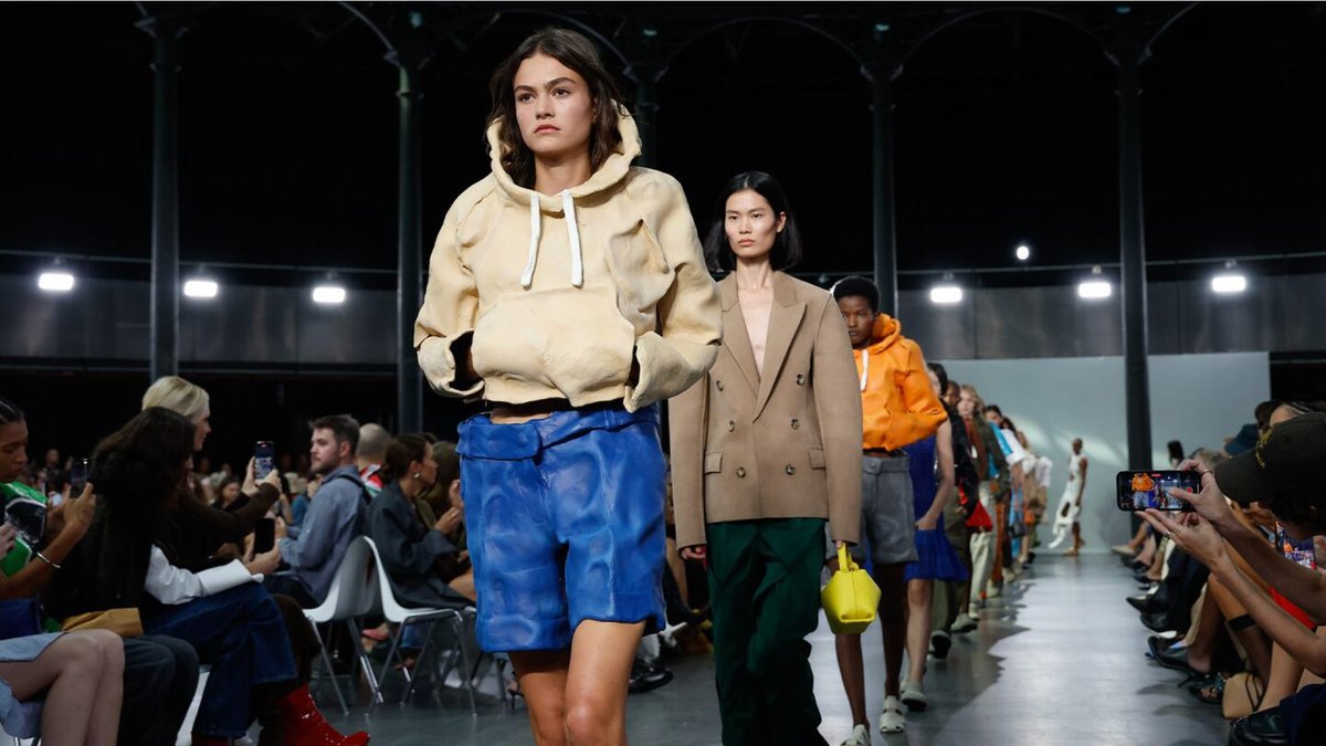Looking for a new role in fashion? JW Anderson, SALONI, Mac Duggal and more are hiring: JW Anderson: bof.visitlink.me/NcVSv0 E-Commerce Manager at SALONI: bof.visitlink.me/t0M_a3 Mac Duggal: bof.visitlink.me/gkZSoZ #Careers