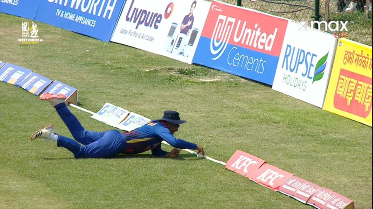 Praying for Johnson’s wicket like:
#NEPvWIA 🤗🙏