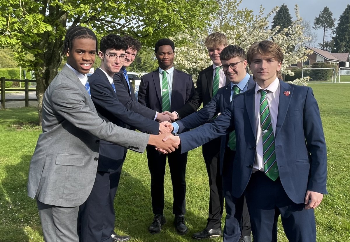 Congratulations to our new Boarding Prefects and thanks to our leavers for all their support in Fraser Youens. Senior Prefects handing over to Raymond, Olly, Toyosi and Billy.