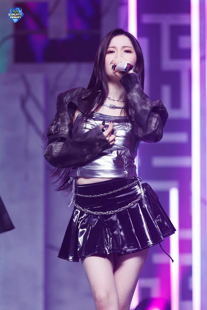엠카운트다운 현장포토 😈

#BABYMONSTER #베이비몬스터 #아사 #ENAMIASA #ASA #榎並杏紗