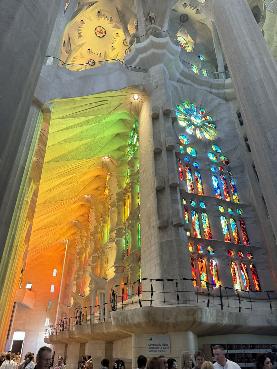 leotheo8's tweet photo. La Sagrada Familia. 
Inside is lika a sandcastle with beautiful rainbow stained glass . #leotrailsinBarcelona https://t.co/C8nEgiKzbh