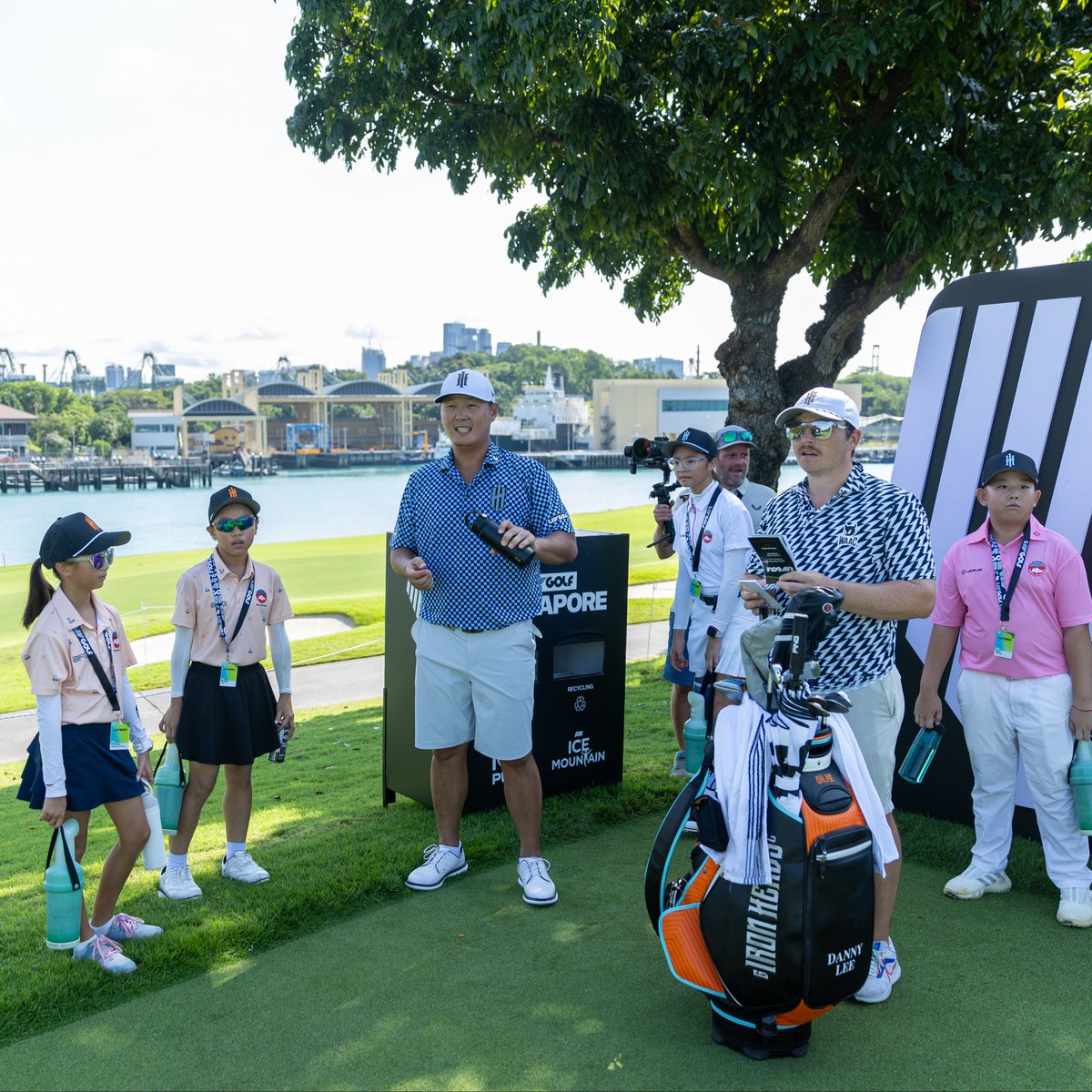 IronHeadsGC_'s tweet image. Shoutout to our new caddies! 💪

We had the privilege to show some local kids here in Singapore the ins and outs of the golf course today as we walked during our practice round 👏

#IronHeadsGC #PotentialUnleashed