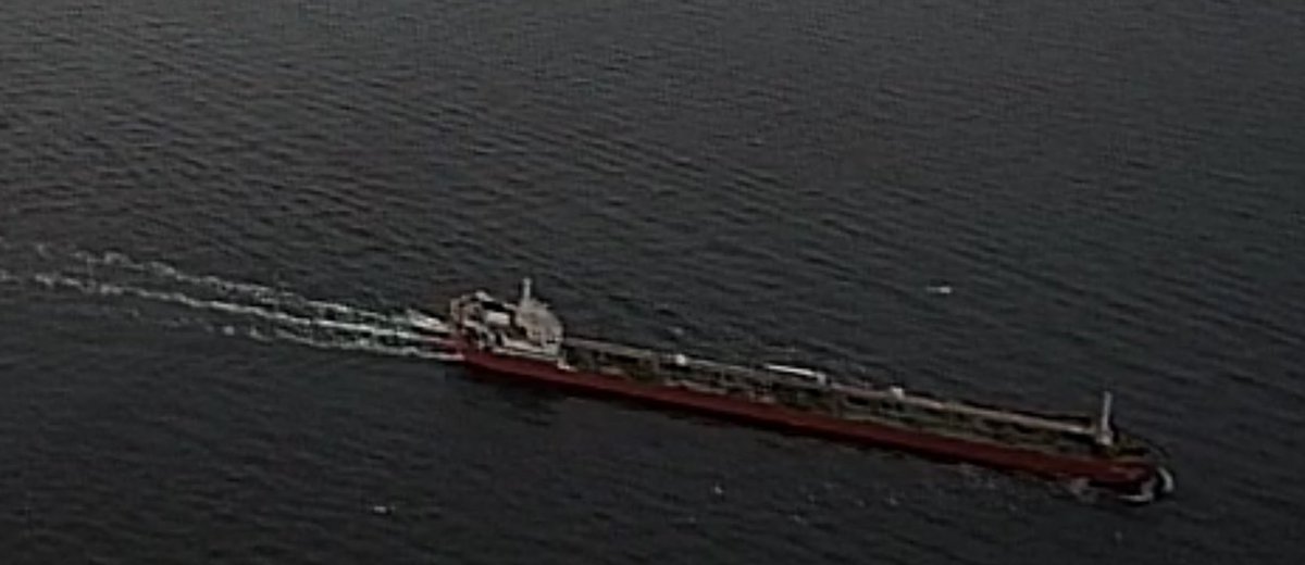 🔺New VOI This is interesting…..Gen Skobelev was red, ~13000DWT & had a different superstructure when I saw it depart the Baltic Sea on 23 April (see pic) @TiaFarris10 shot shows SKR-772 escorting an apparently larger tanker which doesn’t appear, to me, to be Skobelev.