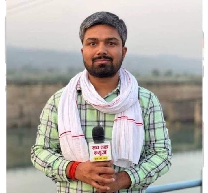 Vivekrahull's tweet photo. ये बंद करवानें आऐ थे तवायफों के कोठे....
सिक्कों की खनक देख खुद मुजरा कर बैठे,
 😁😁😁🤣🤣🤣🤣
#ManishKashyapSonOfBihar 
@ManishKasyapsob 
@yadavtejashwi @INCBihar https://t.co/ZmFJU5kd0x