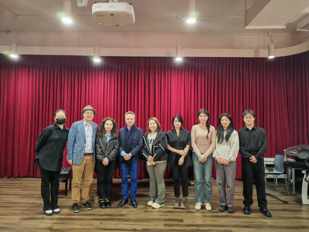 Some beautiful memories of #Shanghai, last week (recital & masterclasses). Many thanks to #TongjiUniversity for the invitation and to the enthusiastic audience for its warm welcome! 🙏
