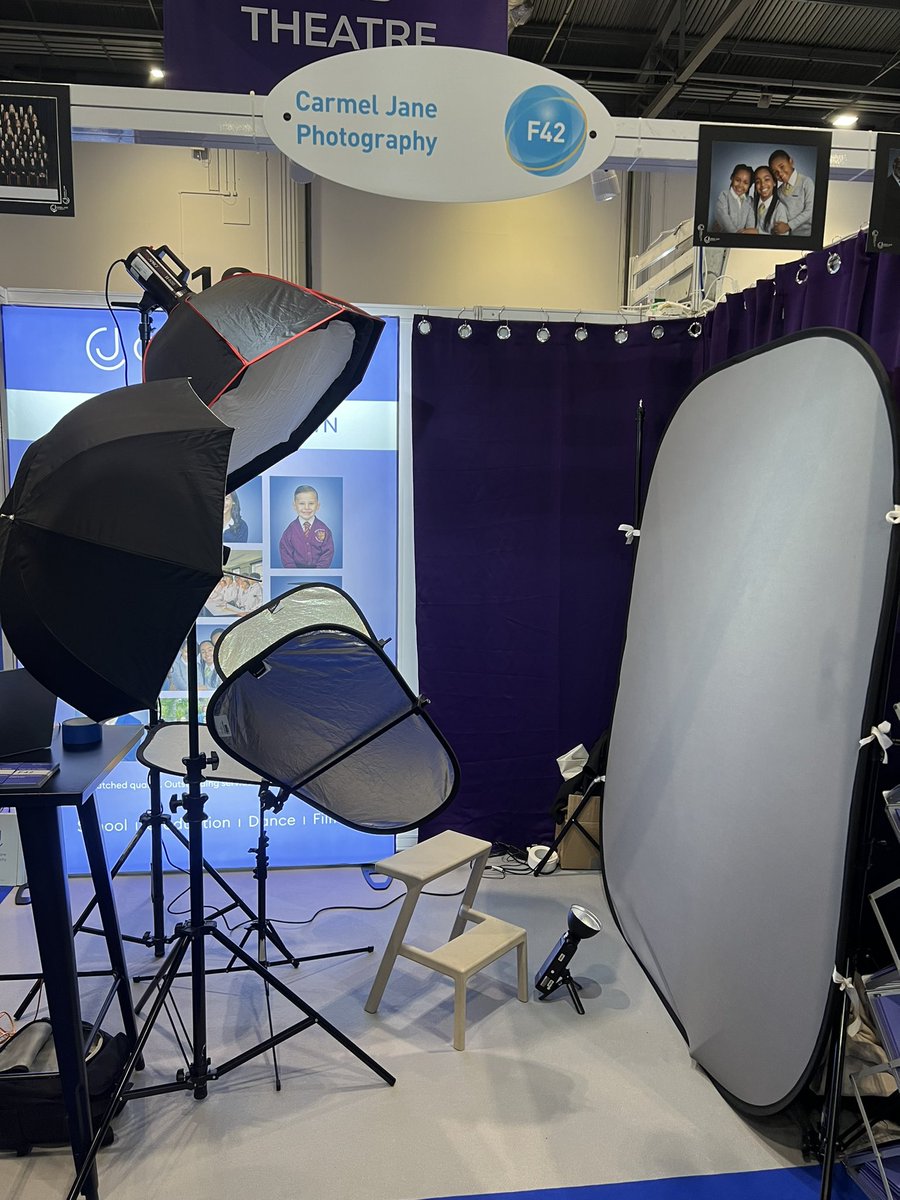 Free headshots at F42! Head there early before it gets busy! Thank you, Carmel Jane Photography! @SAA_Show #SAASHOW #FanSAAStic
