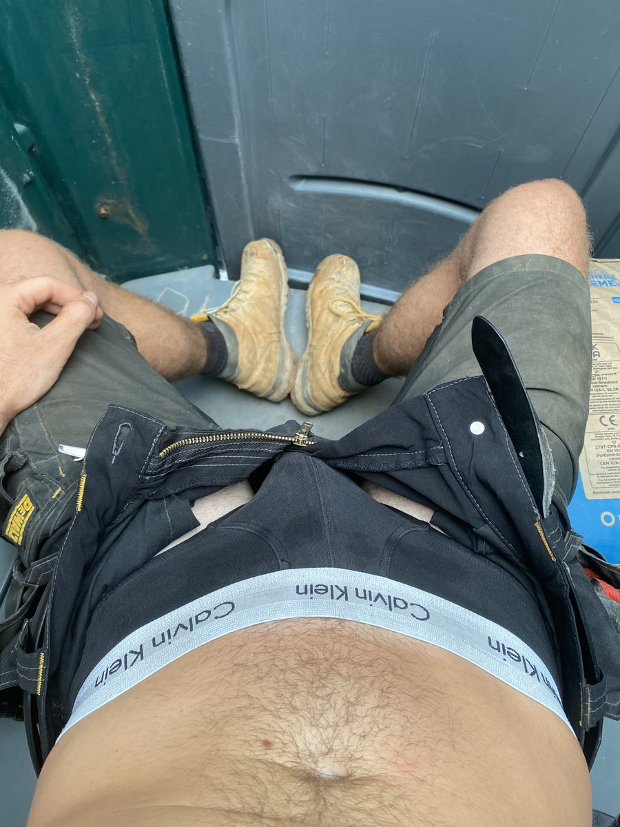 Bi CHXRLIE.👷🏼‍♂️ tweet media