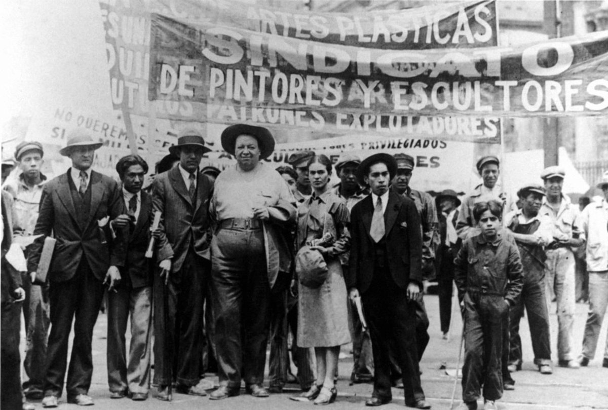 Frida Kahlo y Diego Rivera, Mexico City, 1 de Mayo 1929 #DiaDelTrabajador Tina Modotti 📸