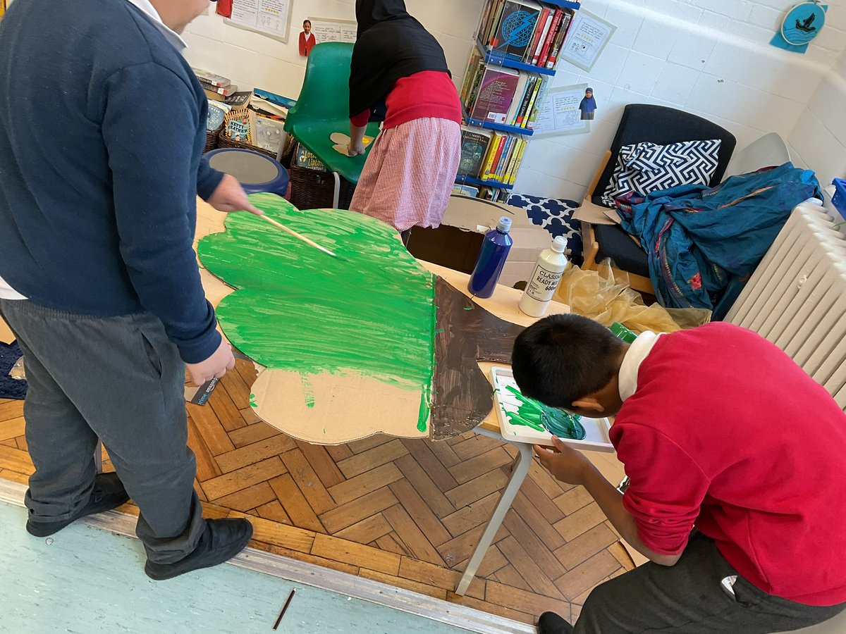 For our #computing and #english project with @RichMixLondon we created props and a background for our movie set. We also created the script we will use for our film! #hockneyclass #uks2