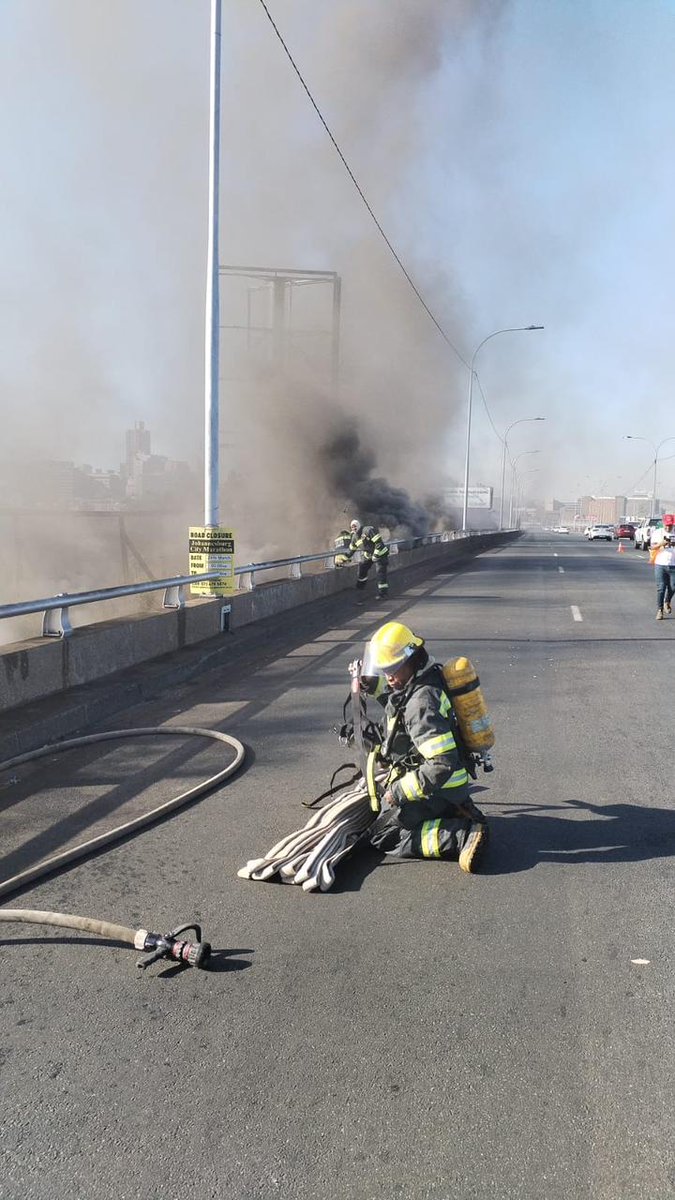 JHB - M1 Highway (Latest): Braamfontein Fire