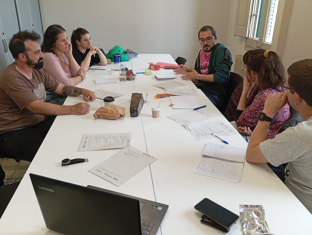 La setmana passada vàrem tenir l'ocasió de reunirnos amb Sostre Cívic per projectar el nostre model d' habitatge cooperatiu. Seguim endavant ! 
#cessiodus #vivendacooperativa #cohabitatge #cooperativa #coliving #habitatgecooperatiu #santaperpetuademogoda