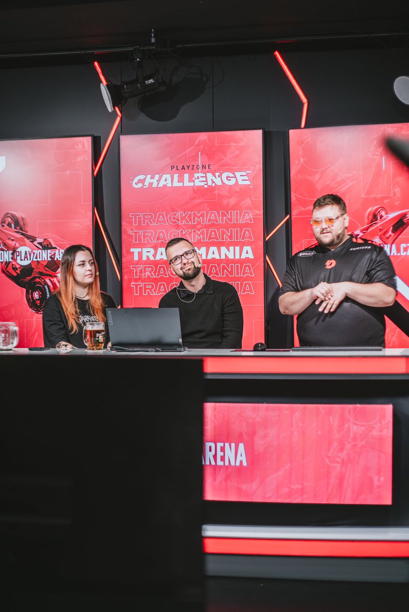 doomject's tweet photo. a beautifully organised national LAN that became an international sensation!

organised by the legends @Shorty_Gray_ &amp; @k4chengg 

blessed with the presence of the incredible @KappaTM3 https://t.co/MAEStPbS5x