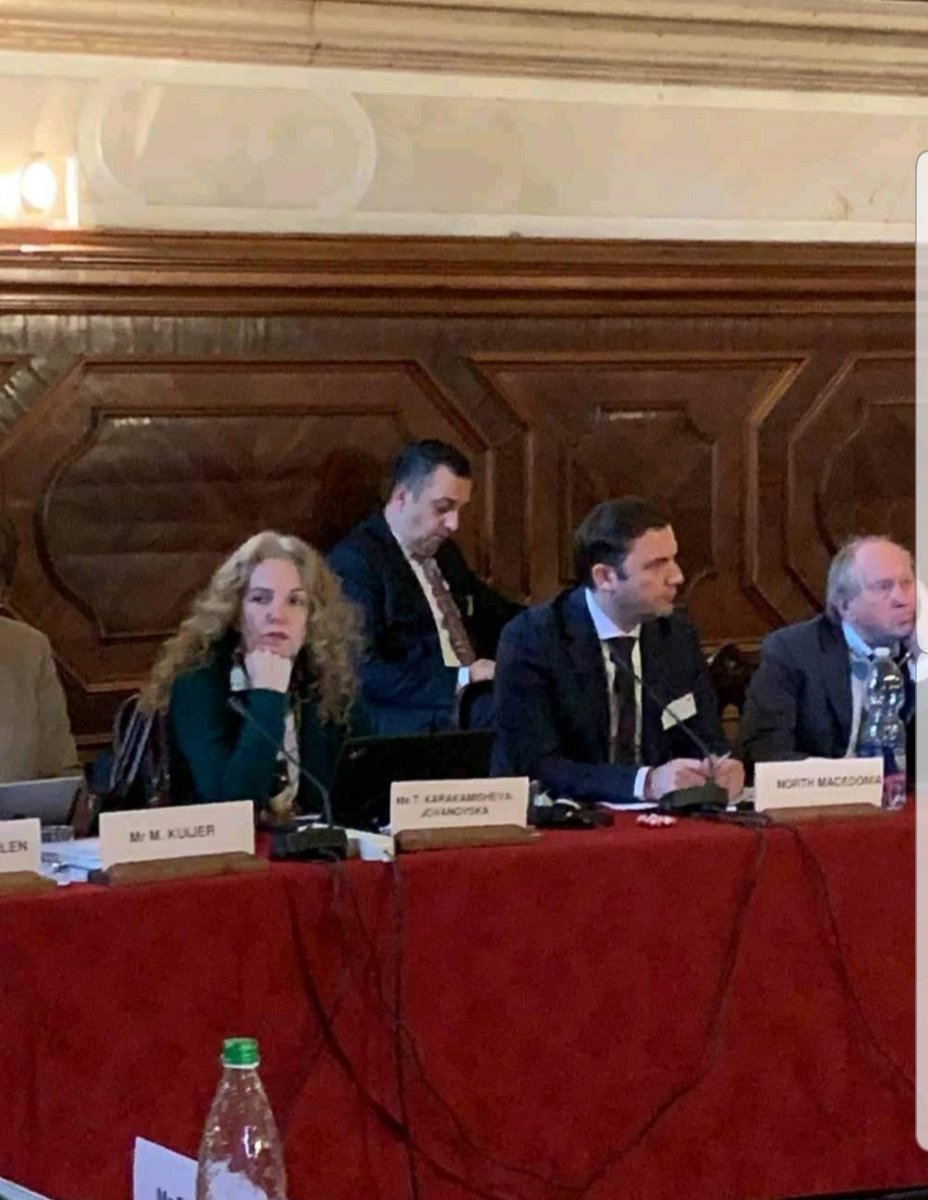 Кој ги навести промените пред 5 г.?Замислете ме нарече НЕДОСТОЈНА да бидам член на Венецијанска,човек кој е без елементарна култура да се поздрави со членот на државата од каде доаѓа,човек кој немаше срам и пред цела Комисија изнесуваше невистини дека Законот за јазици е уставен!