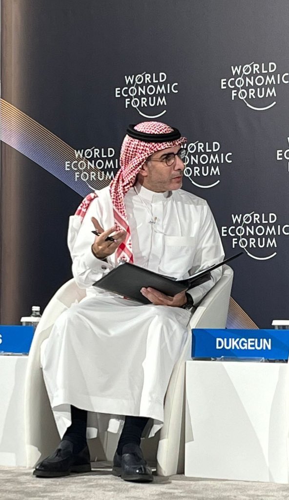 FaisalJAbbas's tweet photo. جانب من جلستي صحيفة #عرب_نيوز خلال #الاجتماع_الخاص_بالرياض قبل يومين، نجحت المملكة بشكل مُبهر في جلب منتدى #دافوس برموزه ومفكريه وإعلامييه. 

لا بد من رفع القبعة تقديرا لمعالي @falibrahim وفريقه على التنظيم عالمي والانطباعات الايجابية 🇸🇦 👍 https://t.co/xhmOdUEmxu