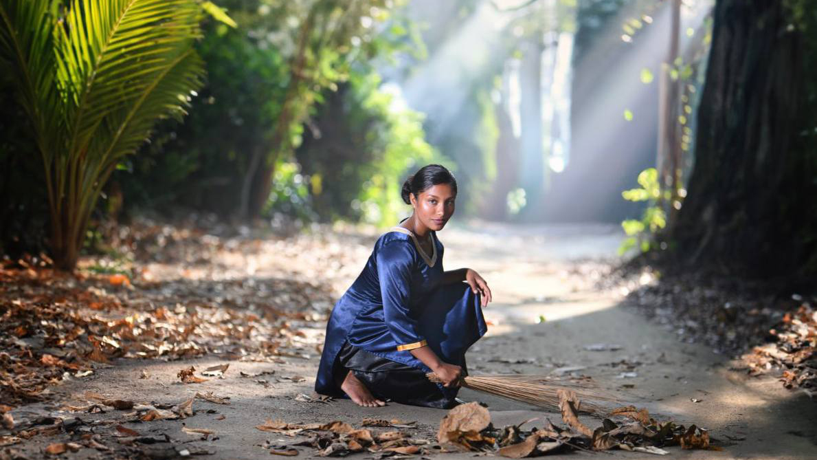 CocoCollection's tweet image. Dive into &quot;Timeless Tales,&quot; our new film series celebrating Maldivian culture and traditions at our resorts. ❤️ 

Special thanks to @BaaAtollCouncil  and the locals for their wonderful support in making this happen!

Click here to watch bit.ly/3Wg8QNY