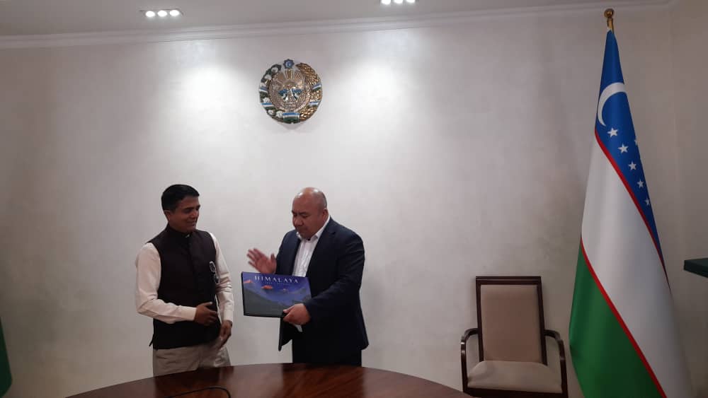Second Secretary M. Srinivasan met Mr Ulugbek Yunusov DDG, Agency of Plant Protection and Quarantine, Min of Agriculture and alumni of ITEC and Uzbek side briefed him about their experiences and discussed about their requirements for the new course. @dpa_mea @IndianDiplomacy