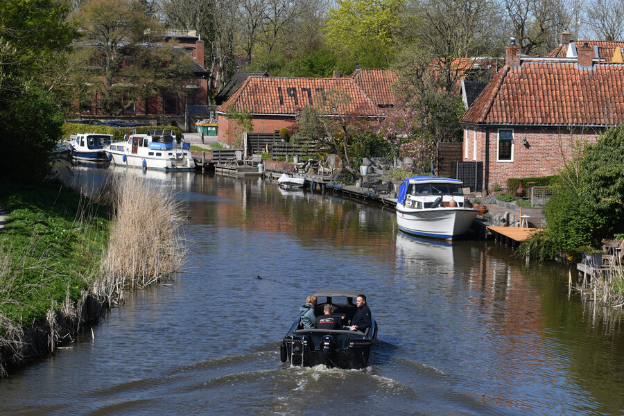 ☀️⛵️Het vaarseizoen is weer begonnen! Heb je vaarplannen? Kijk dan op @RoutebureauGron voor meer informatie over stremmingen, brug- en sluistijden en de mooiste vaarroutes 👇 routesingroningen.nl/varen/?fbclid=…