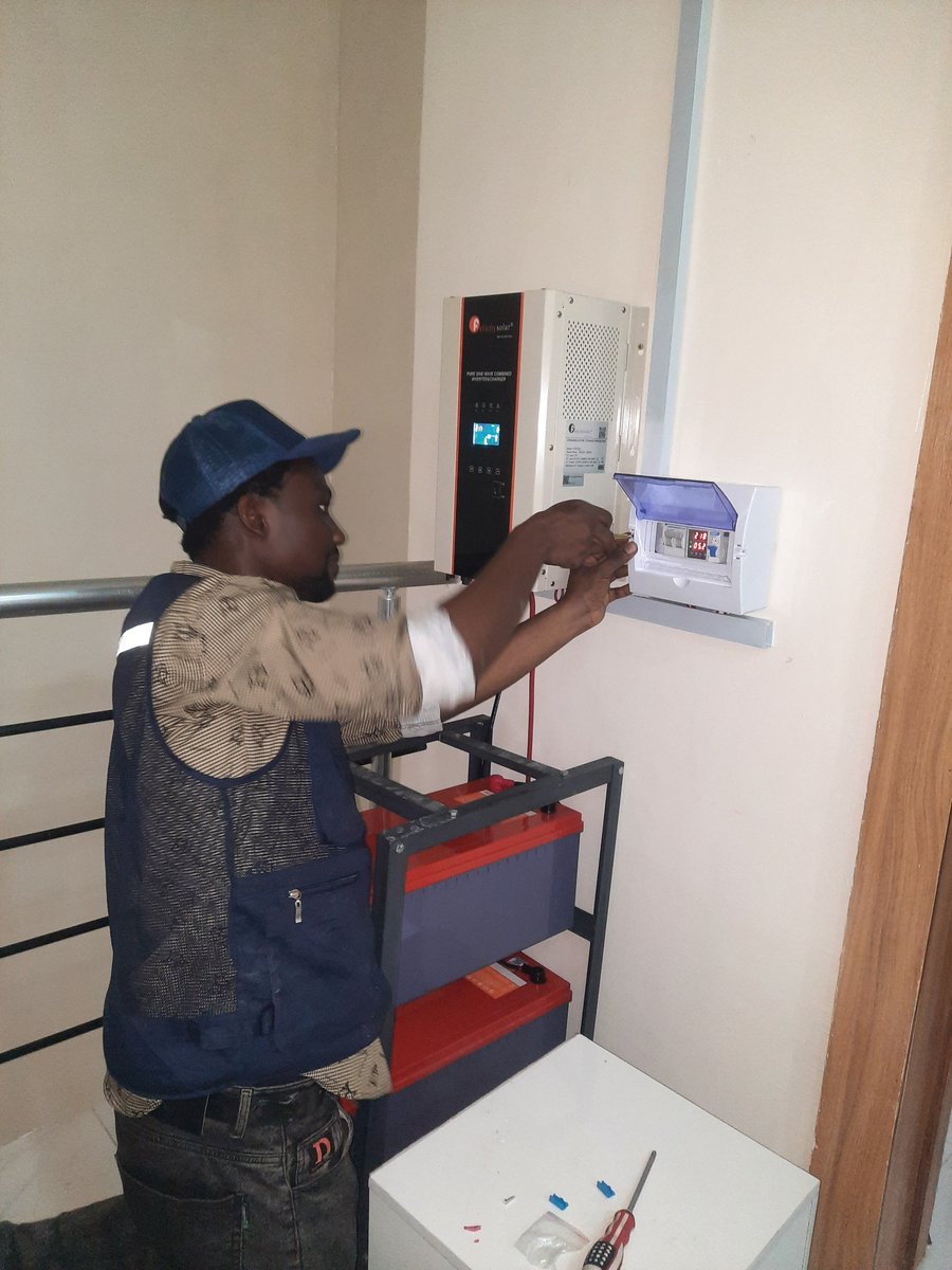 Happy Workers Day!
For electrical and solar installation , reach me on 08141698359, megaloiteprojects@gmail.com 
#fuel
#Wizkid 
#WorkersDay 
#Davido