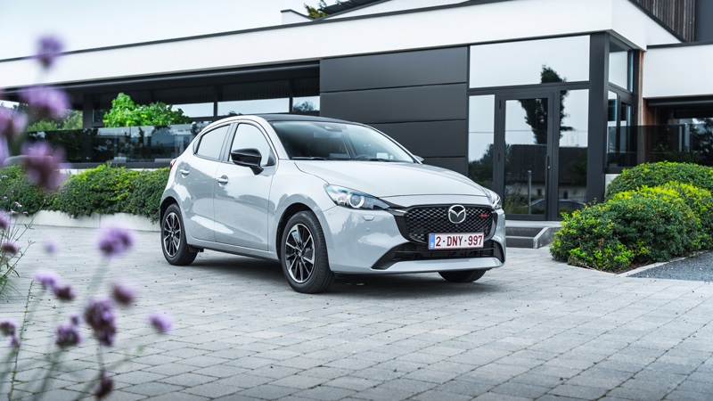 The #Mazda2's sleek design finds its place in the city's calm transformation. 
As the environment shifts gear into spring, this car is the ideal companion for witnessing the season’s quiet reveal. 
#Mazda #SpringIsInTheAir