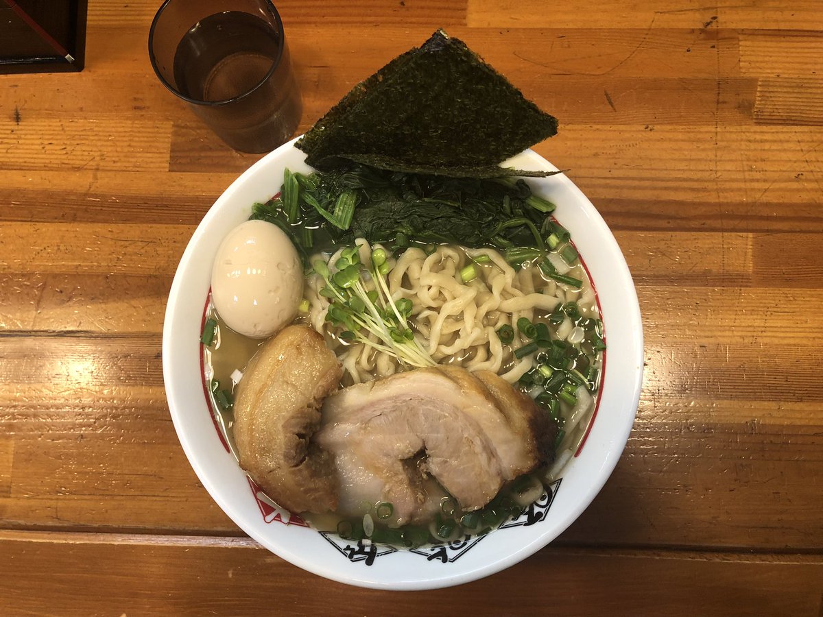 タイミングが最高💕お昼はちばから郡山店さんで魚介淡麗塩&温玉レン草❤️
何か有る気がしてたGWなか日‼️塩かぁ〜😳
醤油とは違ったマイルドな美味しさ🤍
ごちそうさまでした😁👍
#ちばから #ちばから郡山店