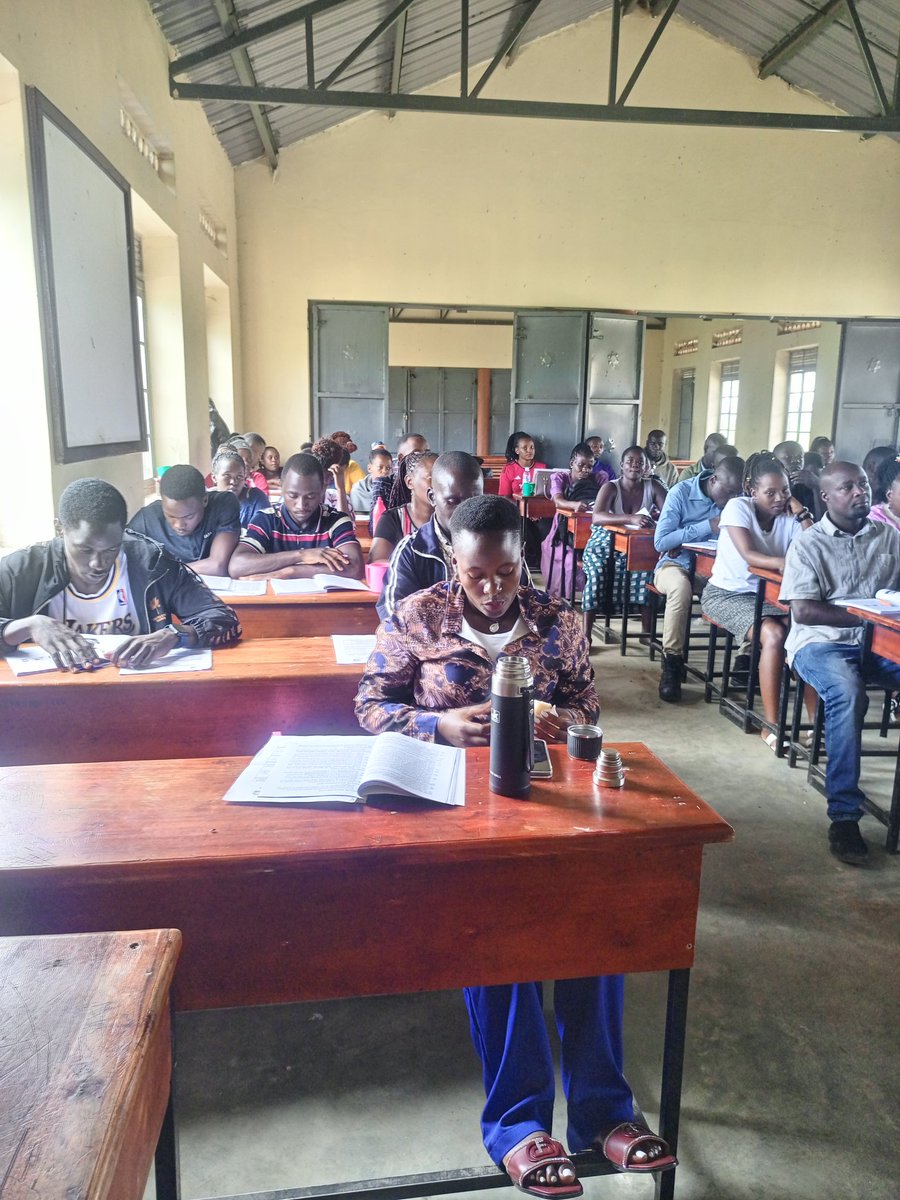 #HAPPENINGNOW Day two training of Census Parish Supervisors and Village Enumerators at all Sub Counties headquarters of the District. Enumeration will begin on the 10th,  May , 2024 @KyanamukaakaSubcounty
@BuwungaSubcounty
@BukakataSubcounty
@KyesigaSubcounty
@StatisticsUg