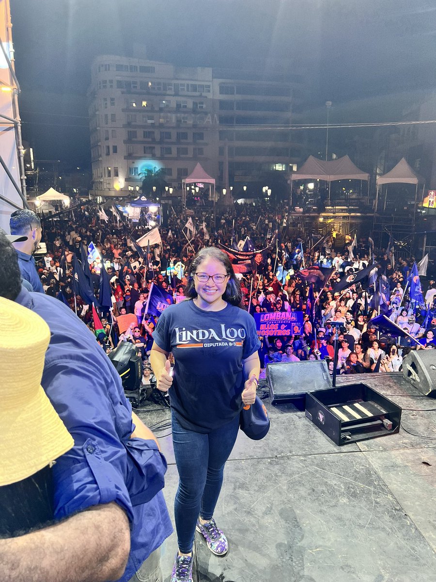 En el cierre de campaña <a href="/OtrocaminoPma/">Movimiento Otro Camino - Partido político - Panamá</a> <a href="/RicardoLombanaG/">Ricardo Lombana</a>