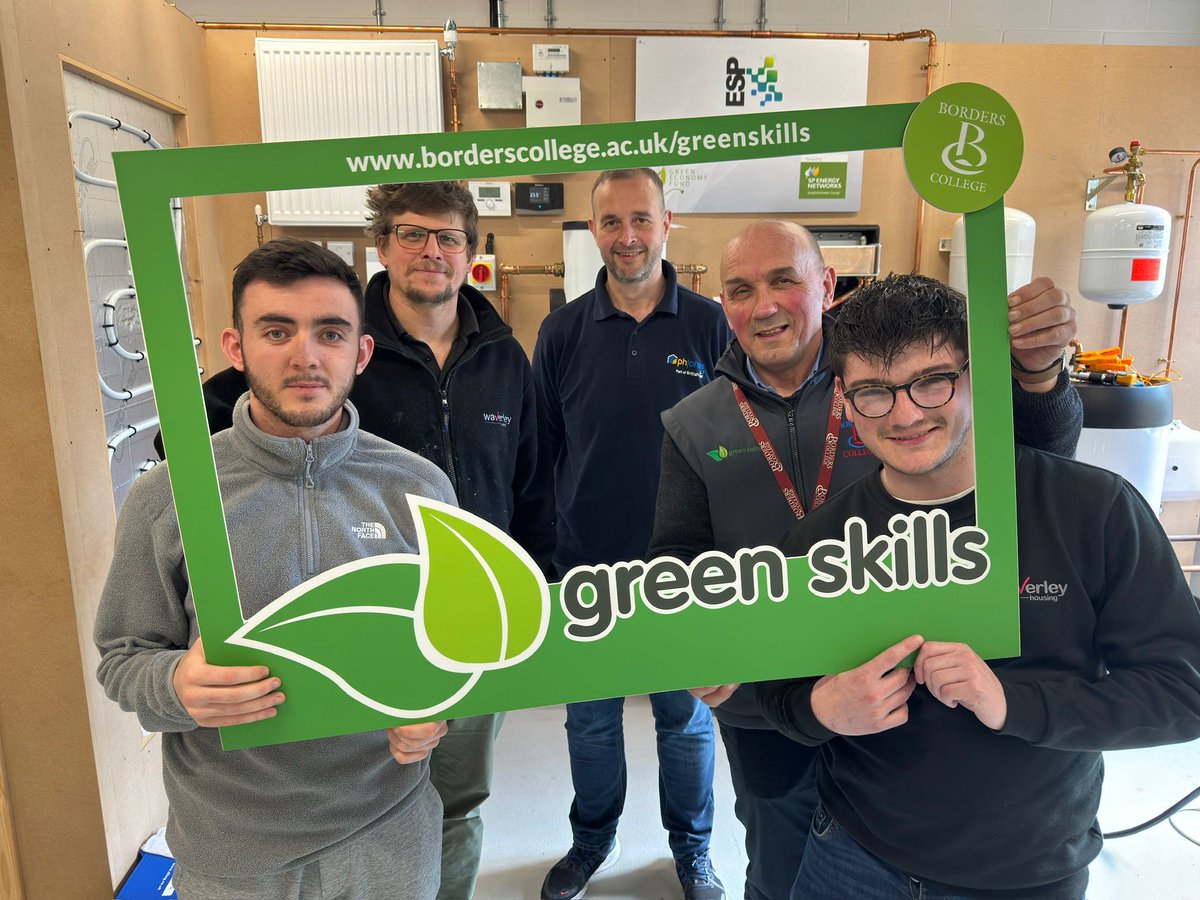 ♻️ 𝗙𝘂𝗹𝗹𝘆 𝗙𝘂𝗻𝗱𝗲𝗱 𝗚𝗿𝗲𝗲𝗻 𝗦𝗸𝗶𝗹𝗹𝘀 𝗧𝗿𝗮𝗶𝗻𝗶𝗻𝗴 ♻️ Another successful Green Skills course delivered yesterday by lecturer John Rafferty 👏 🔴 Book now for May and June 🔗 bit.ly/49SQypA