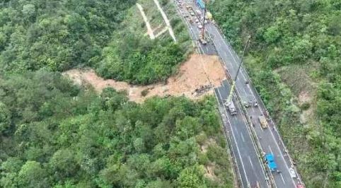 News reports this morning suggest that a very nasty landslide has occurred on a highway embankment in Guangdong, China, killing 19 people: independent.co.uk/news/china-ap-… Possible failure of a fill slope?